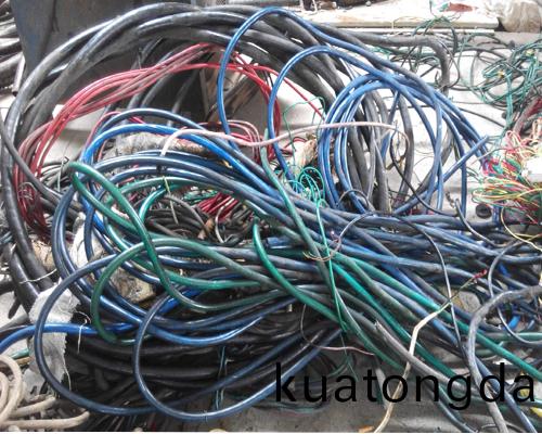 電(dian)線(xian)電纜(lan)迴(hui)收(shou)