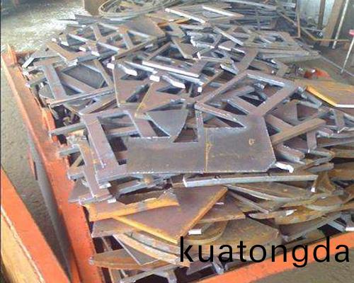 廢(fei)舊鋼材(cai)迴(hui)收(shou)